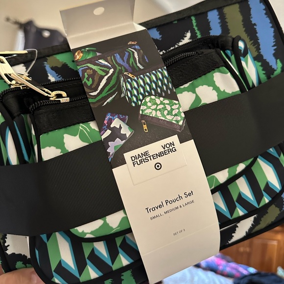 Diane Vonfurstenberg travel bag set - Picture 5 of 7